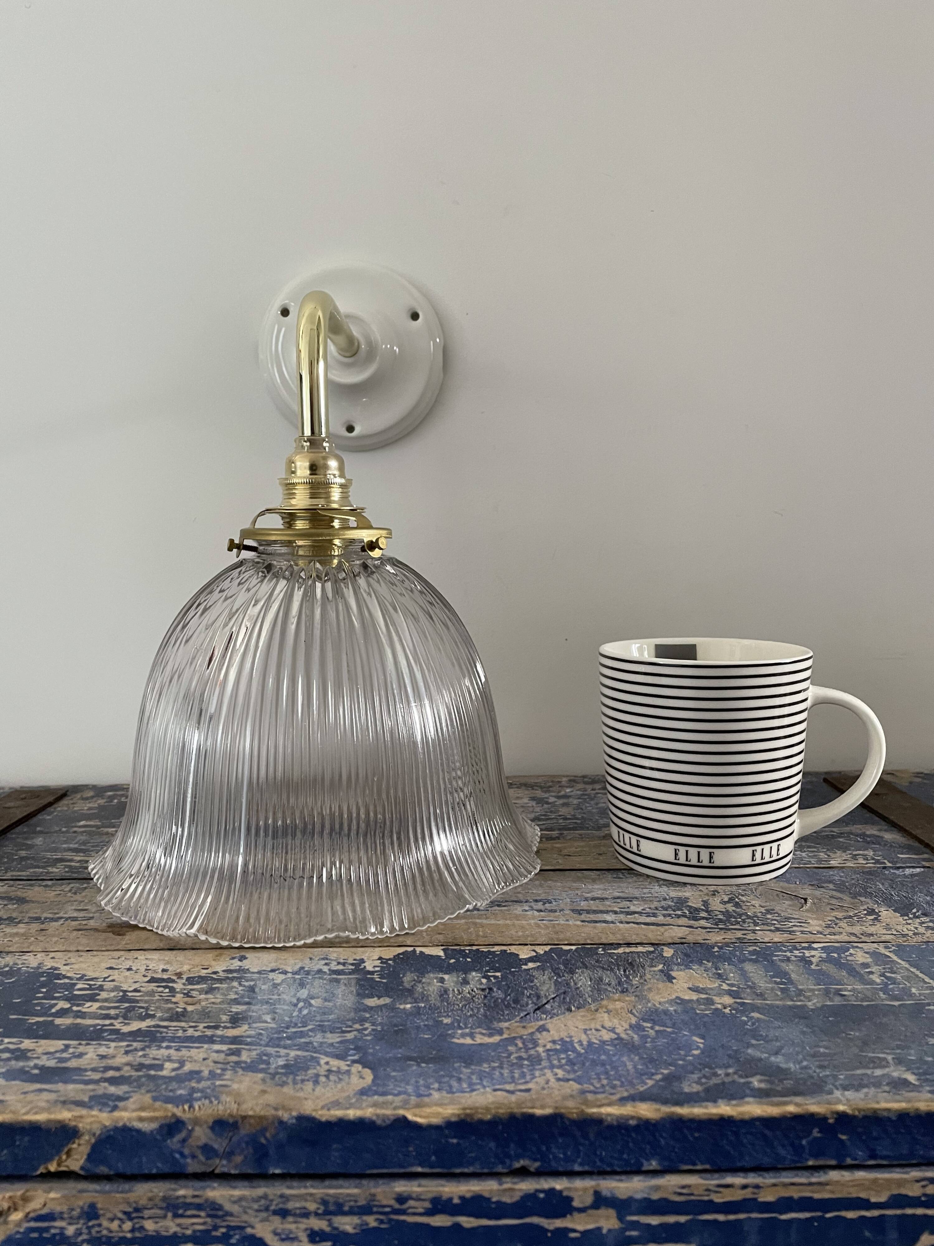 Vintage wall lamp in electrified holophane glass to new