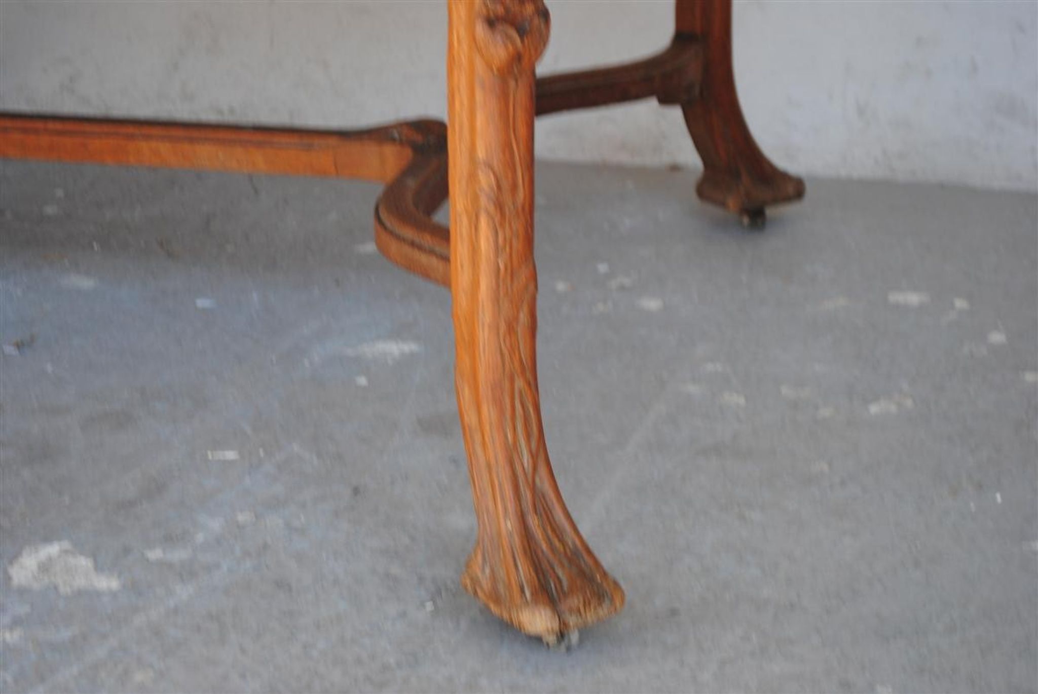 Art nouveau 1900 oak coffee table