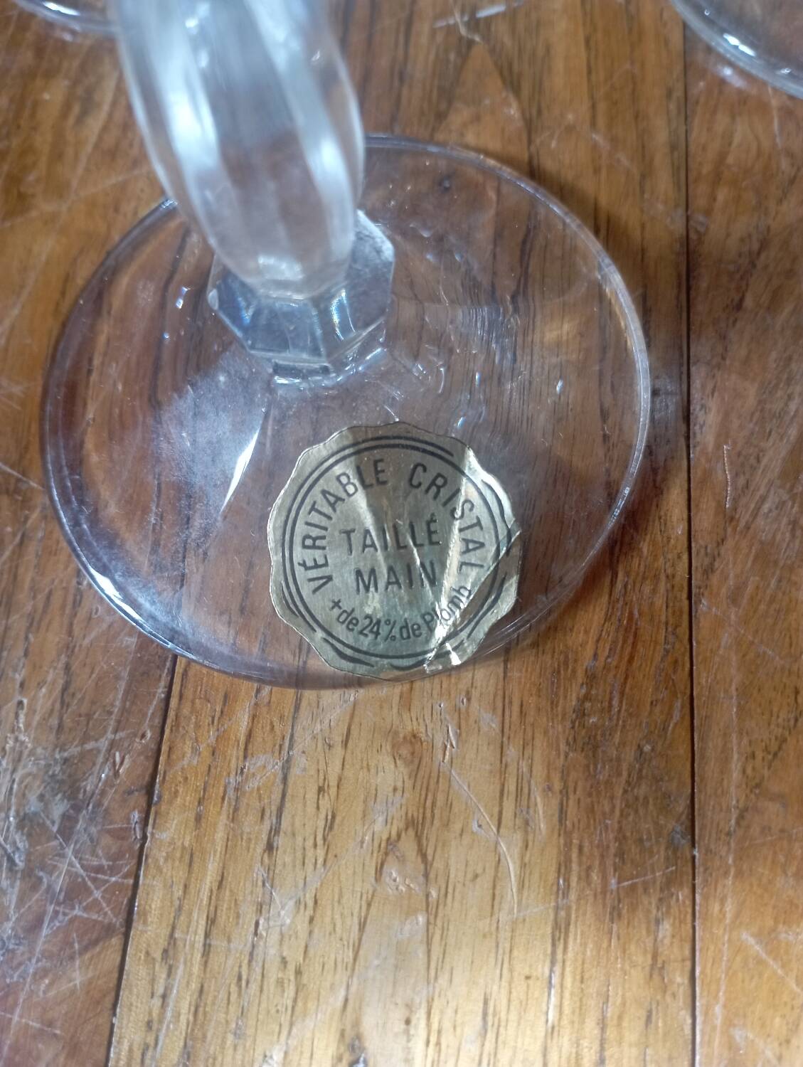 6 hand-cut crystal champagne flutes