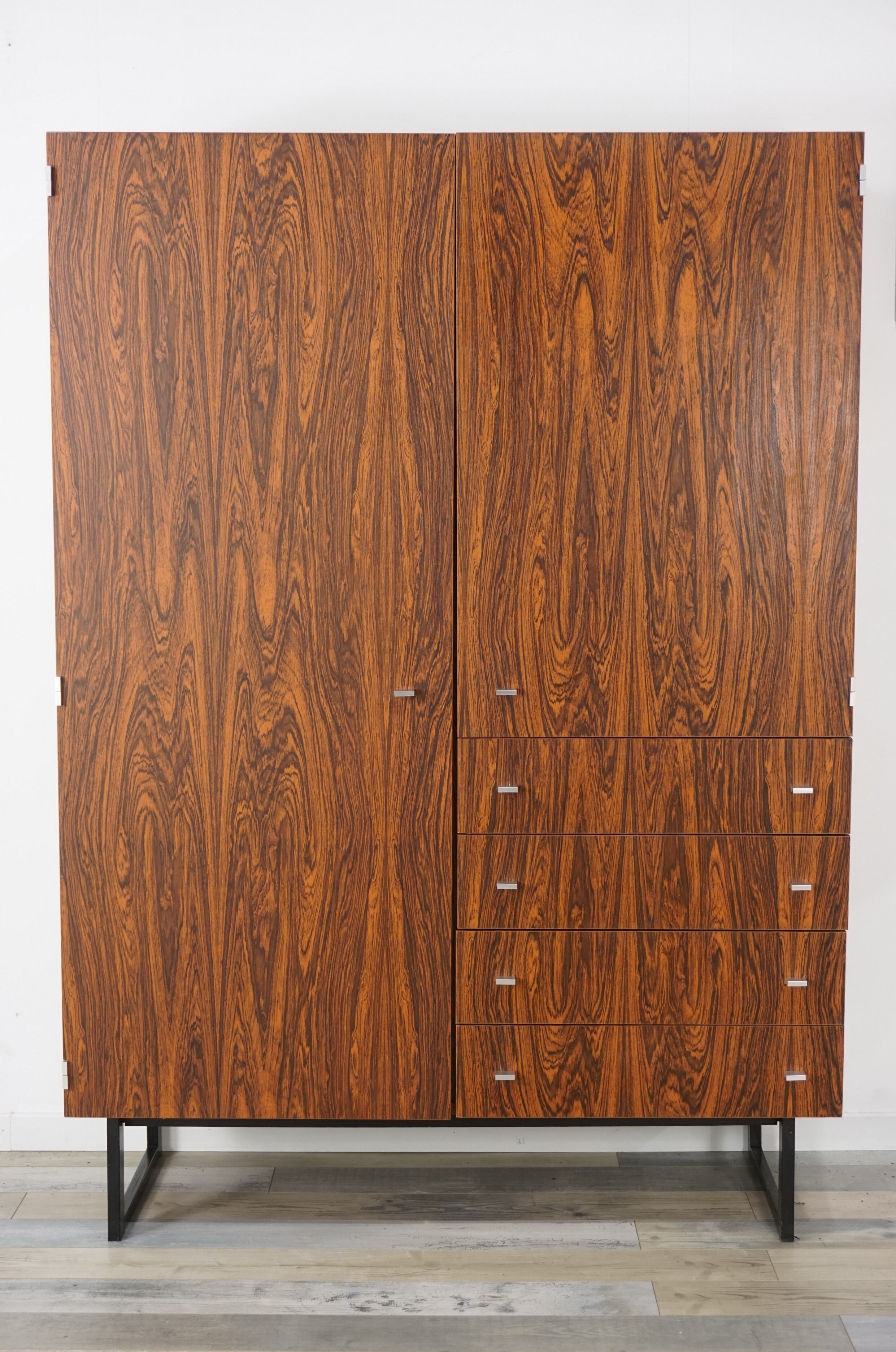 Wardrobe Pierre Guariche for  Meurop 1960