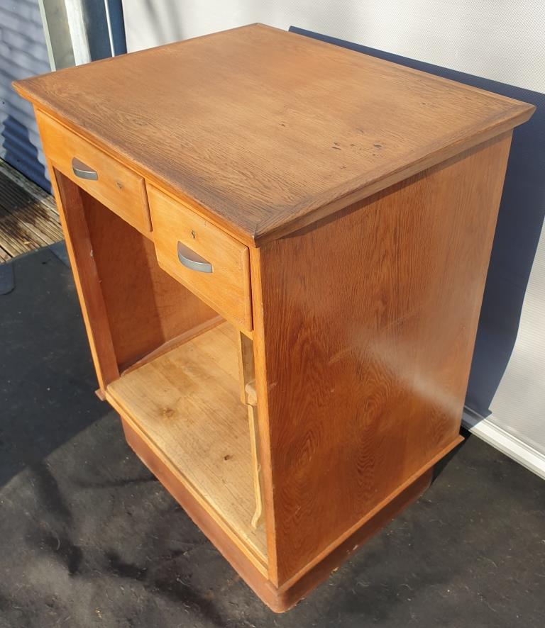 1950's store checkout counter with Bakelite mint