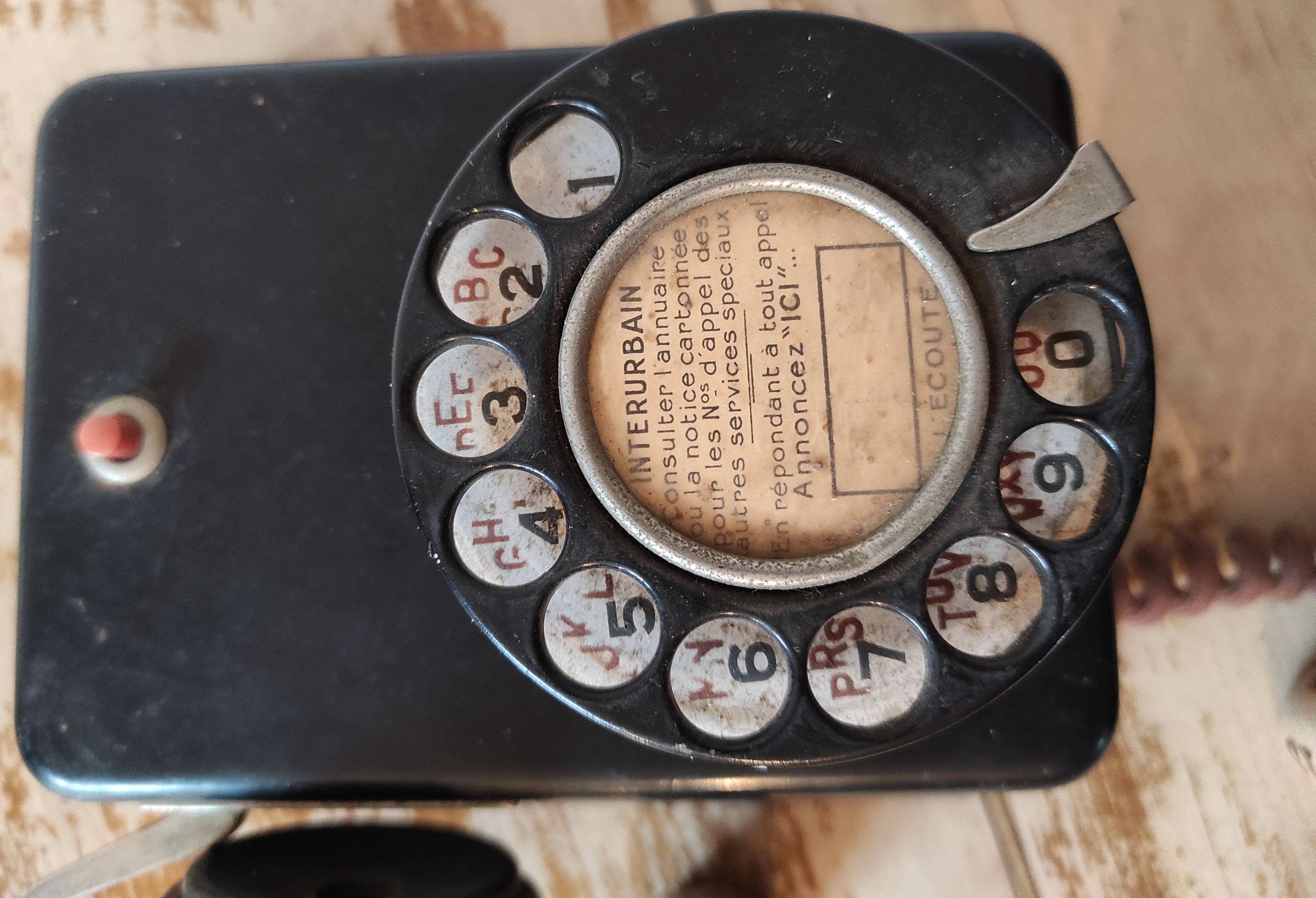 Old wall phone 1920