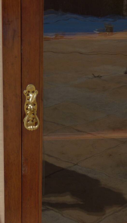 Mahogany veneer display case, opening with a door and a drawer, Louis XVI style - Very good condition