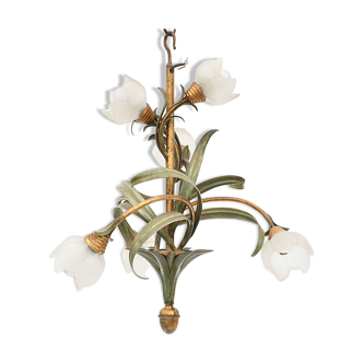 Lustre à décor de feuilles