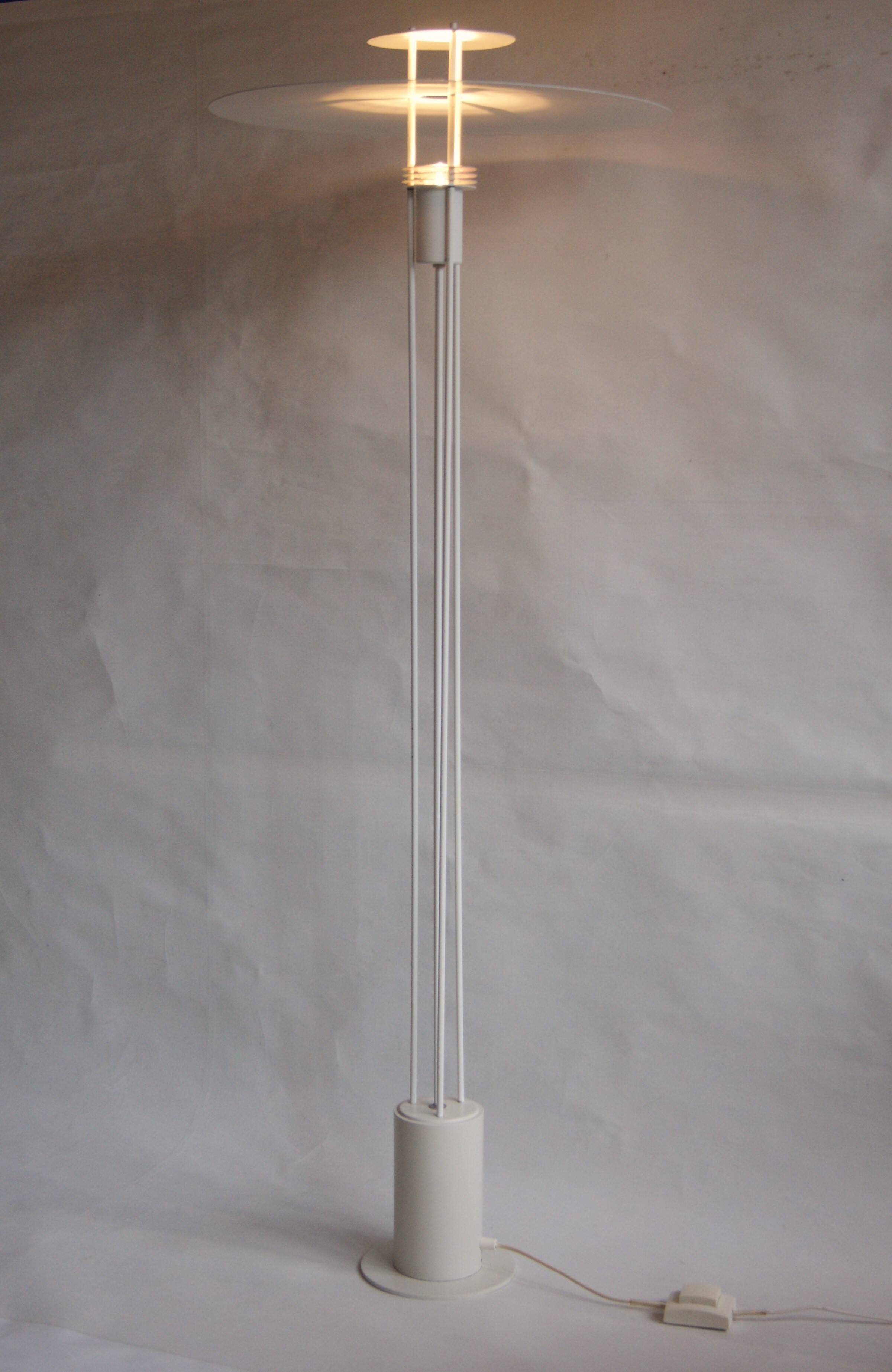 Vintage white floor lamp from 3-line series by Benny Frandsen - award wining minimalist design from