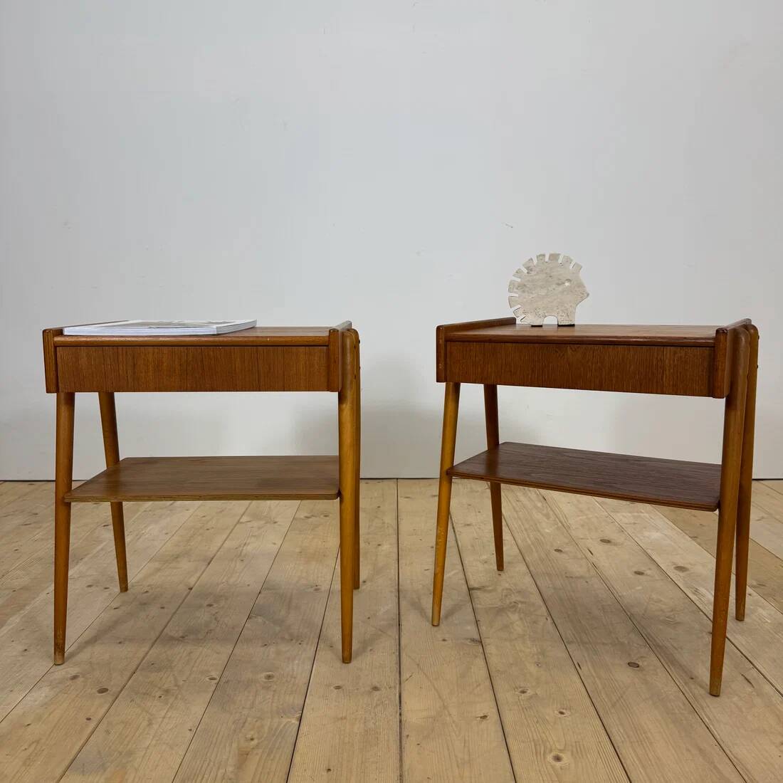 Paire de tables de chevet en teck par AB Carlström, 1960