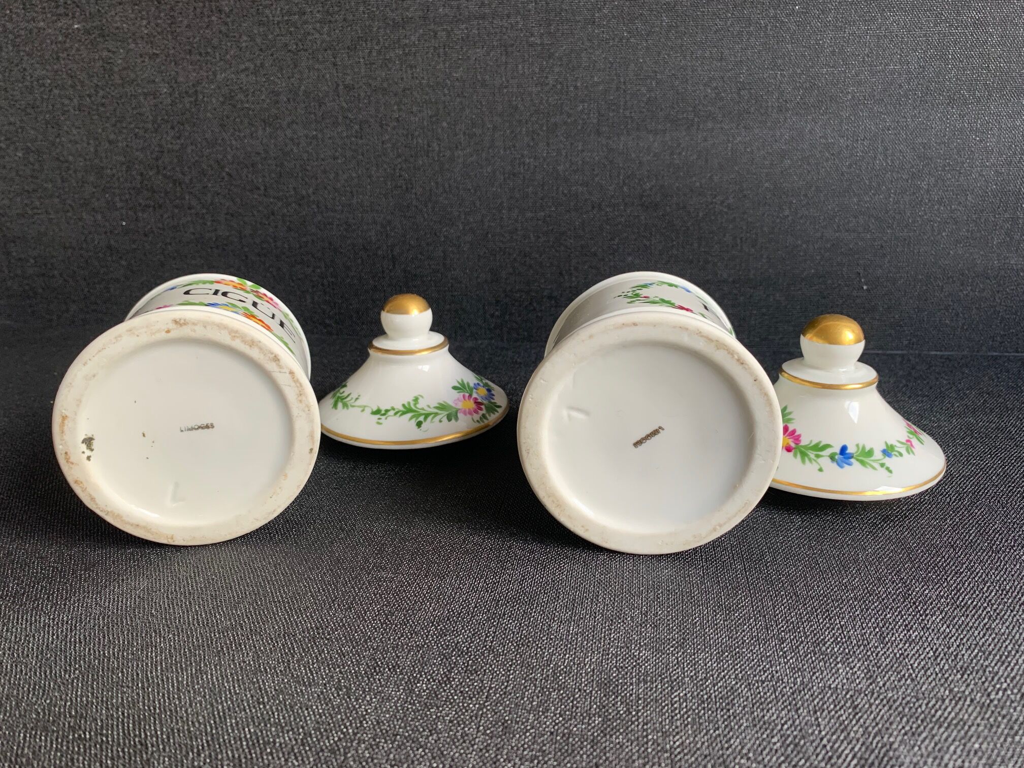 Pharmacy pots in hand-painted porcelain 1900