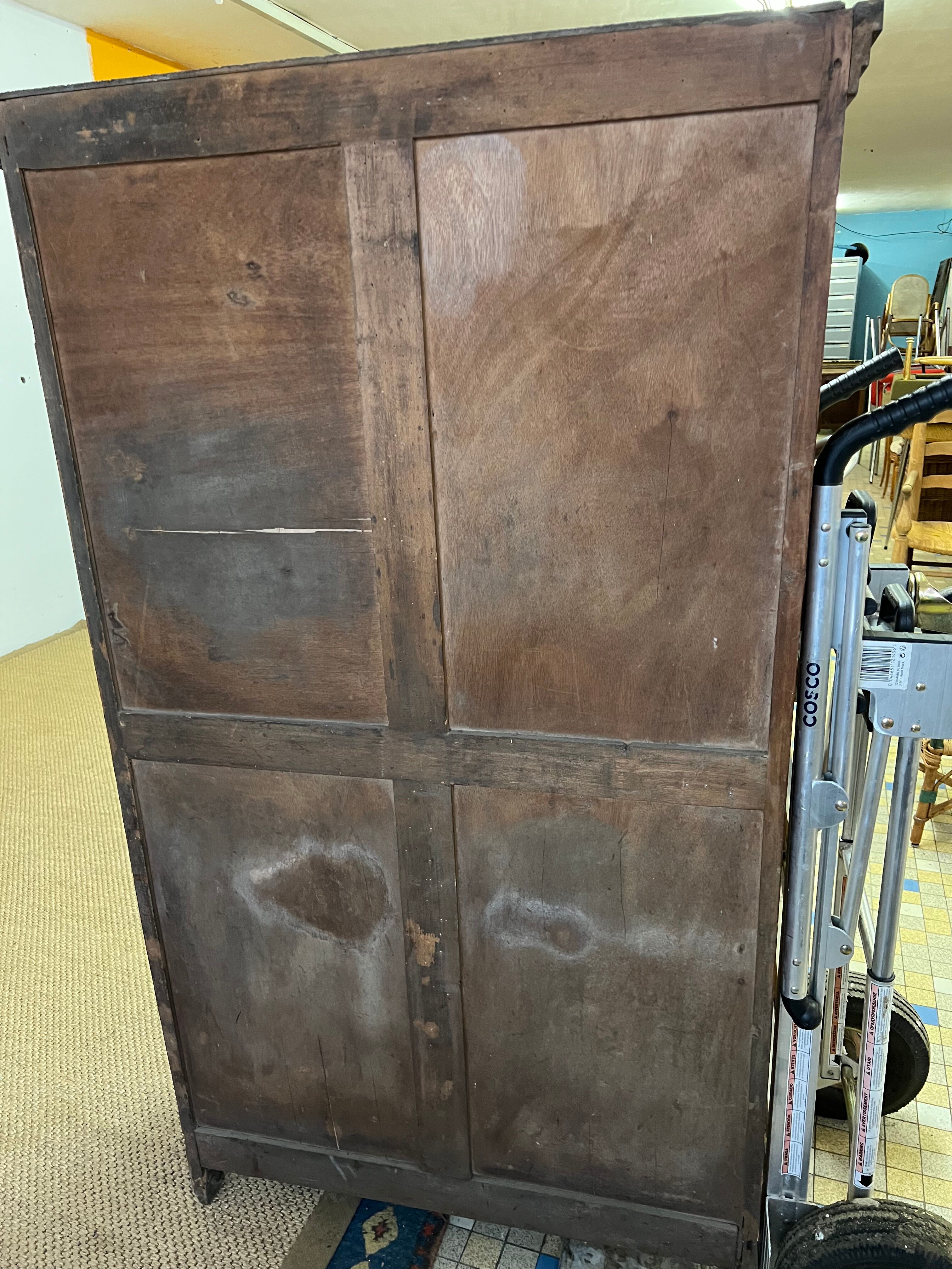 Armoire parisienne vintage