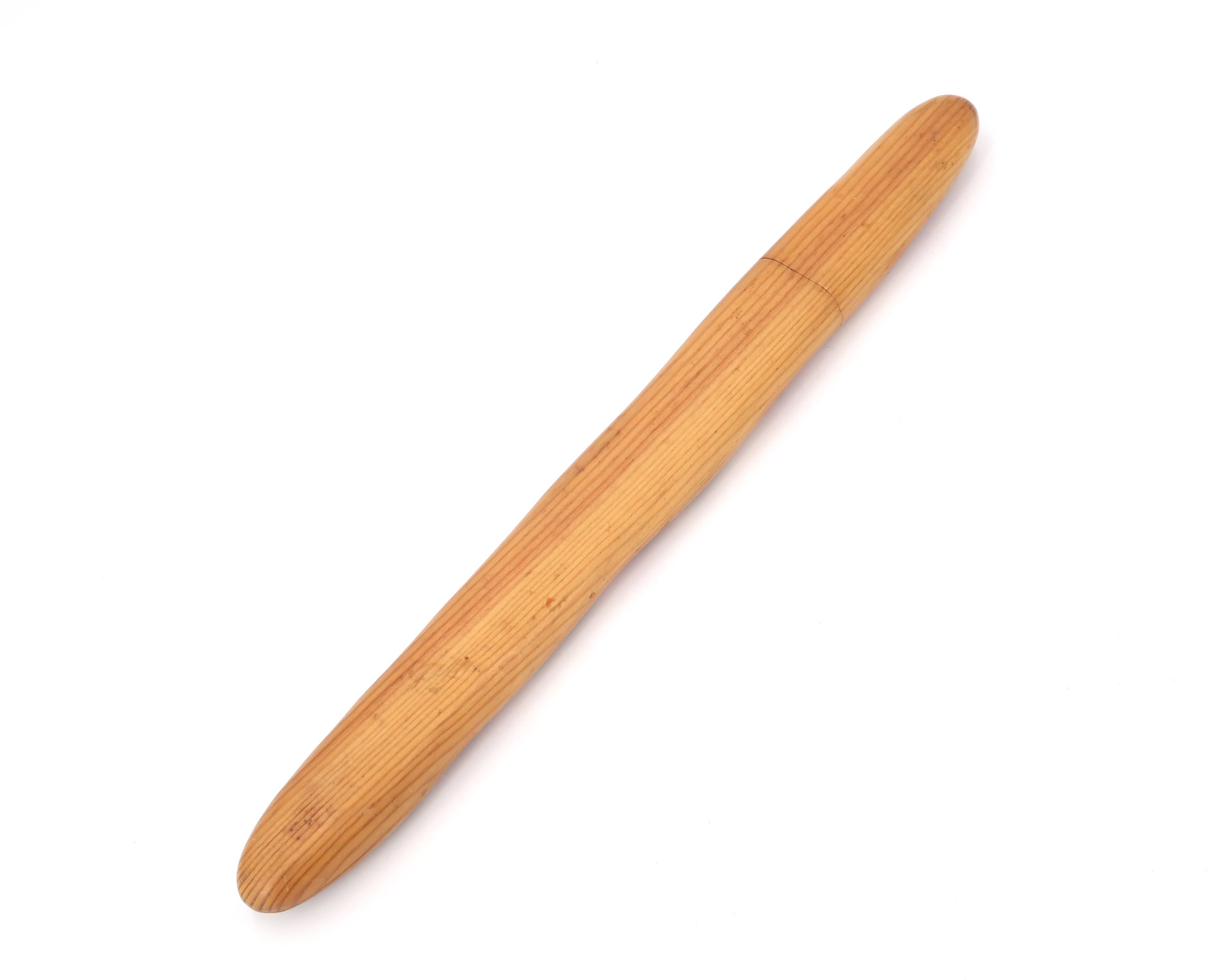 Bread knife in the shape of a wooden and stainless steel baguette