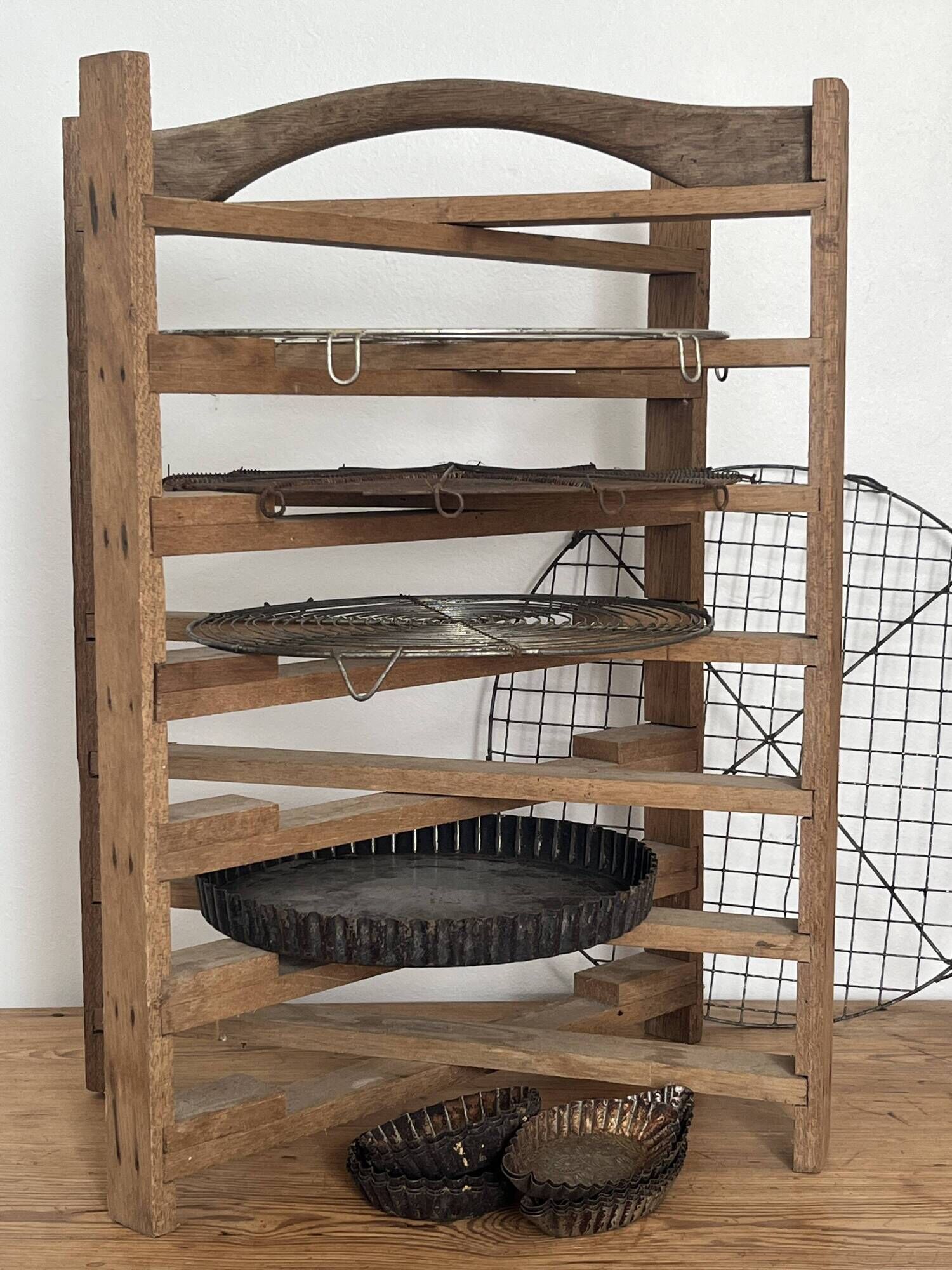 Old pastry board, wooden pie carrier,