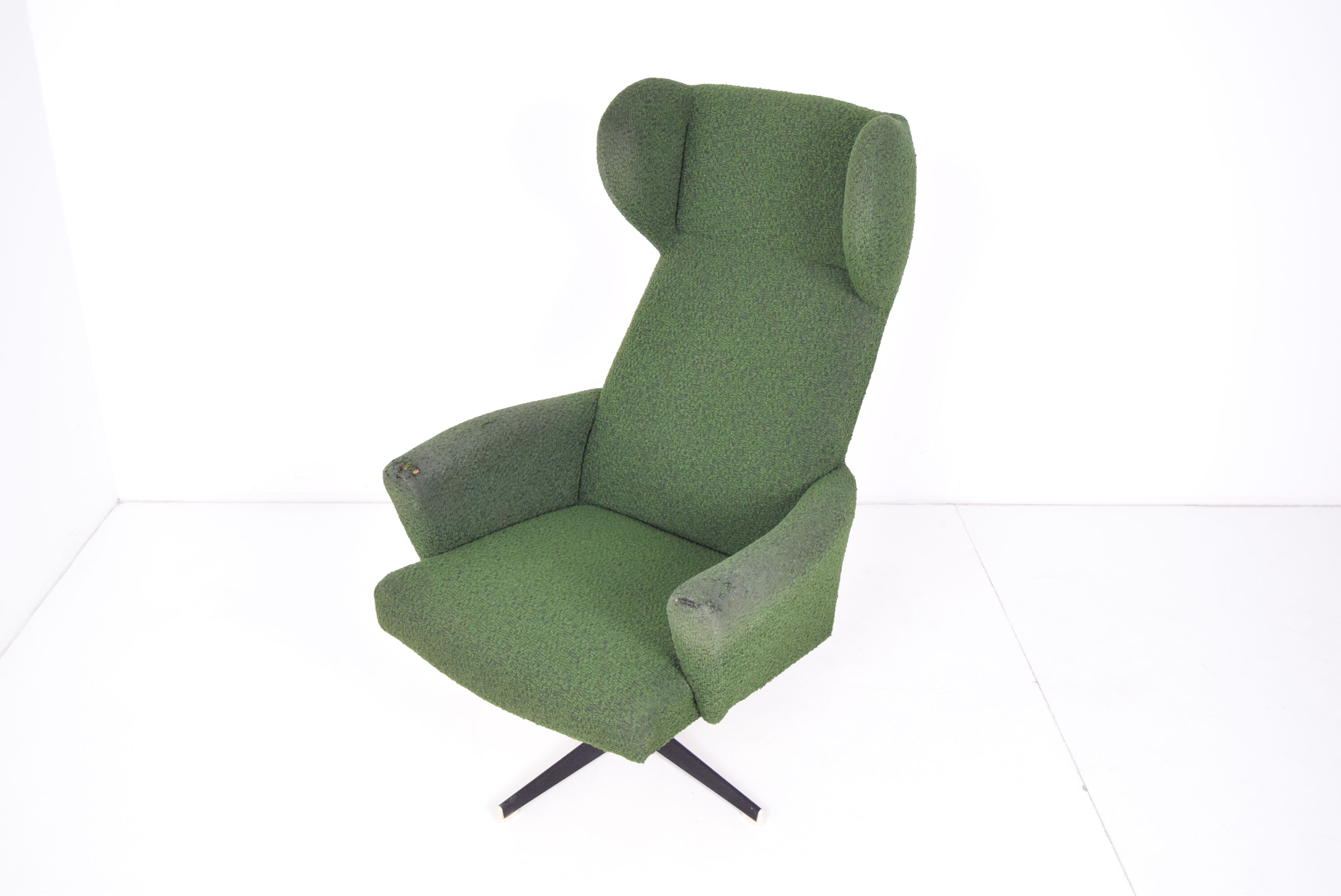 Swivel Armchair in the middle  of the century,1970's.