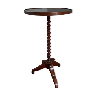 Solid wood pedestal table spiral base