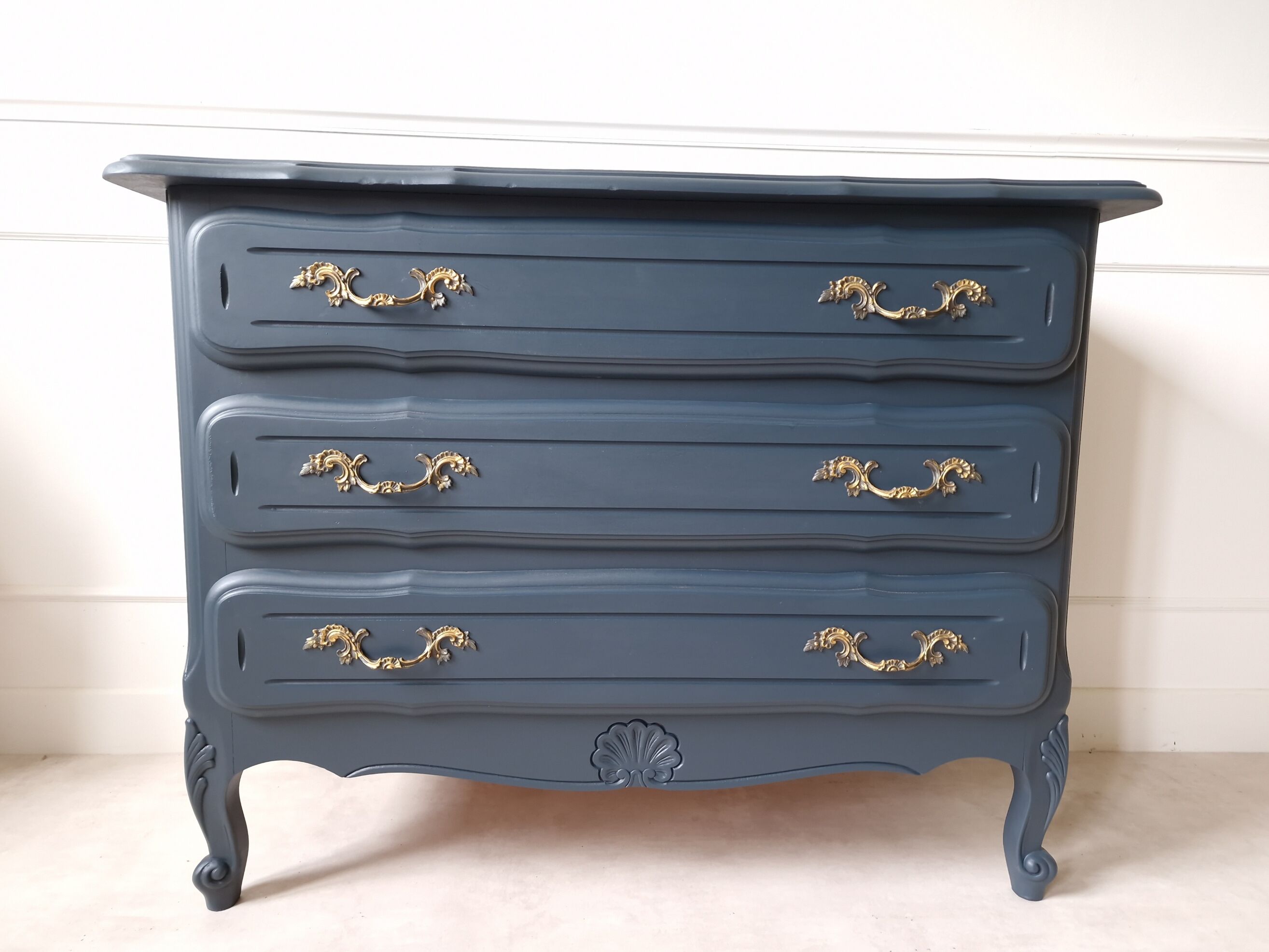 Commode bleue