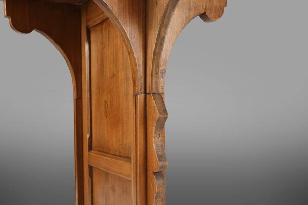 Console d'église en bois massif, France vers 1900