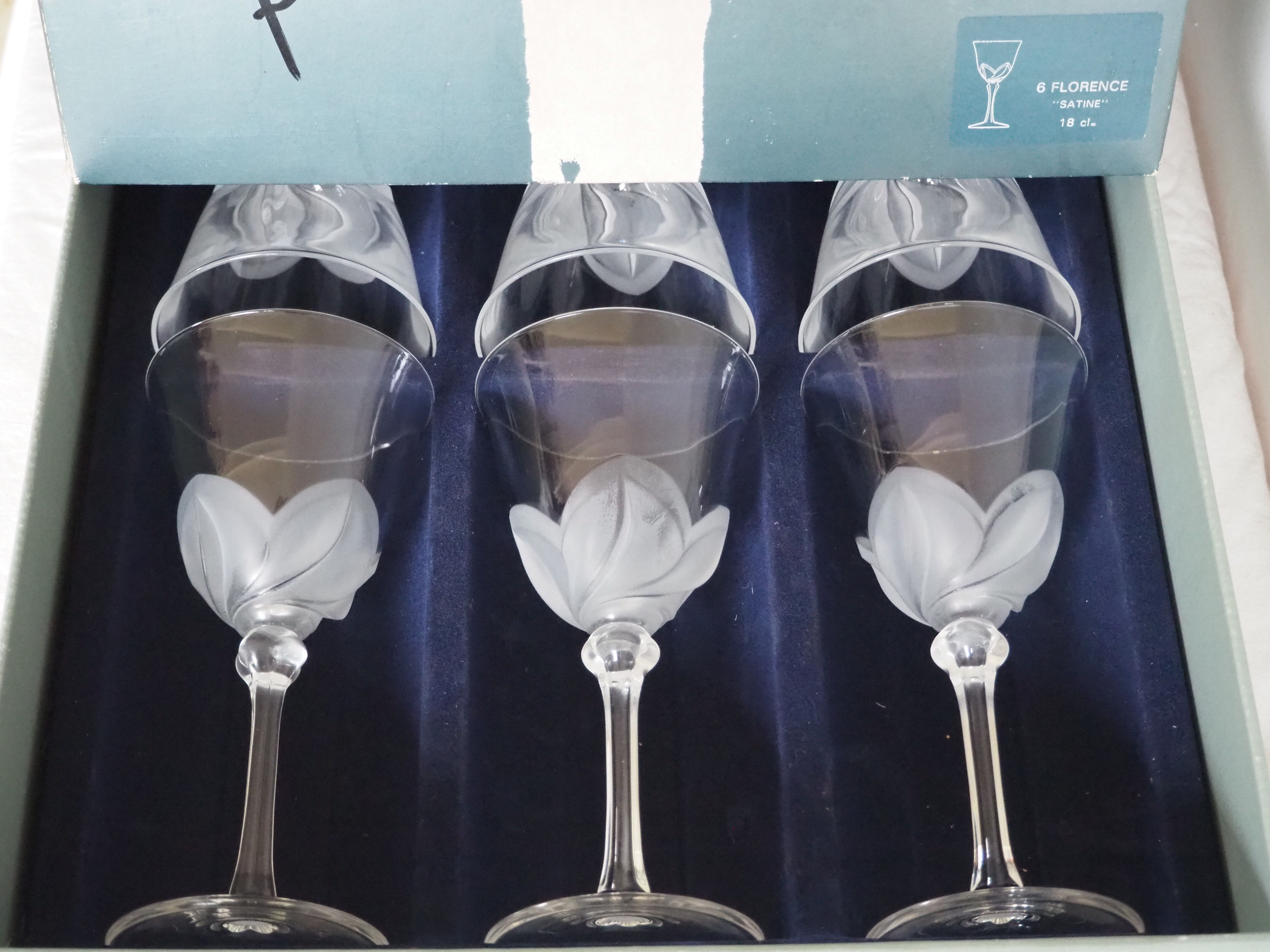 Crystal wine glasses in their boxes - JG Durand, collection florence « satine » 18 cl