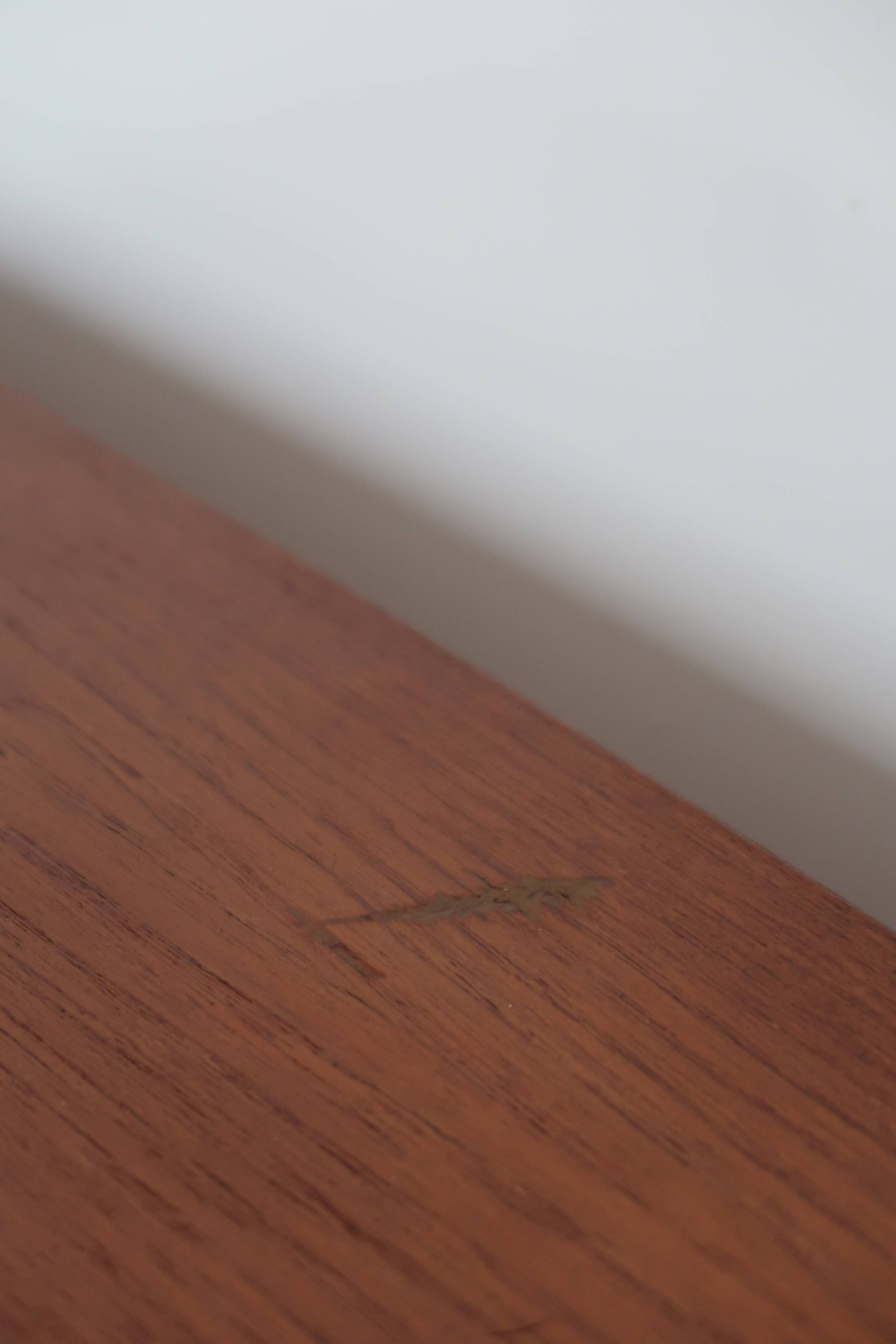 Large Scandinavian extendable coffee table