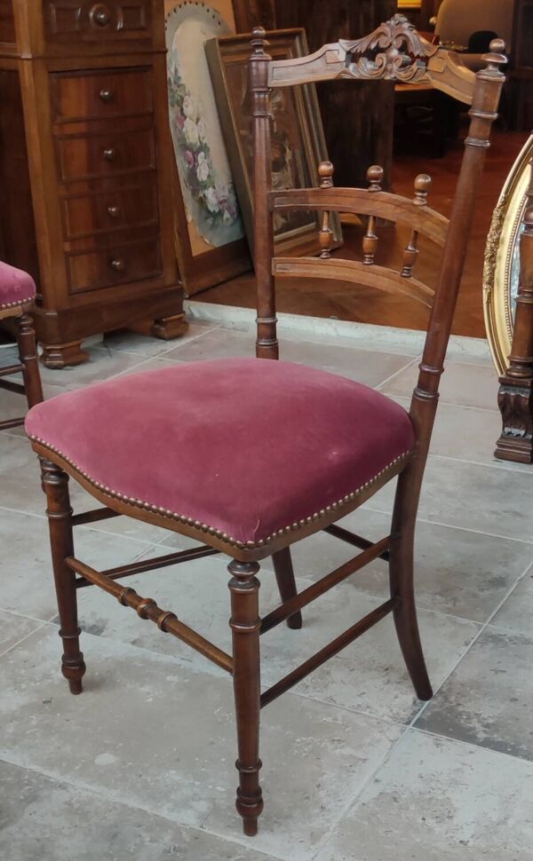 Paire anciennes chaises velours vieux rose bois sculpté