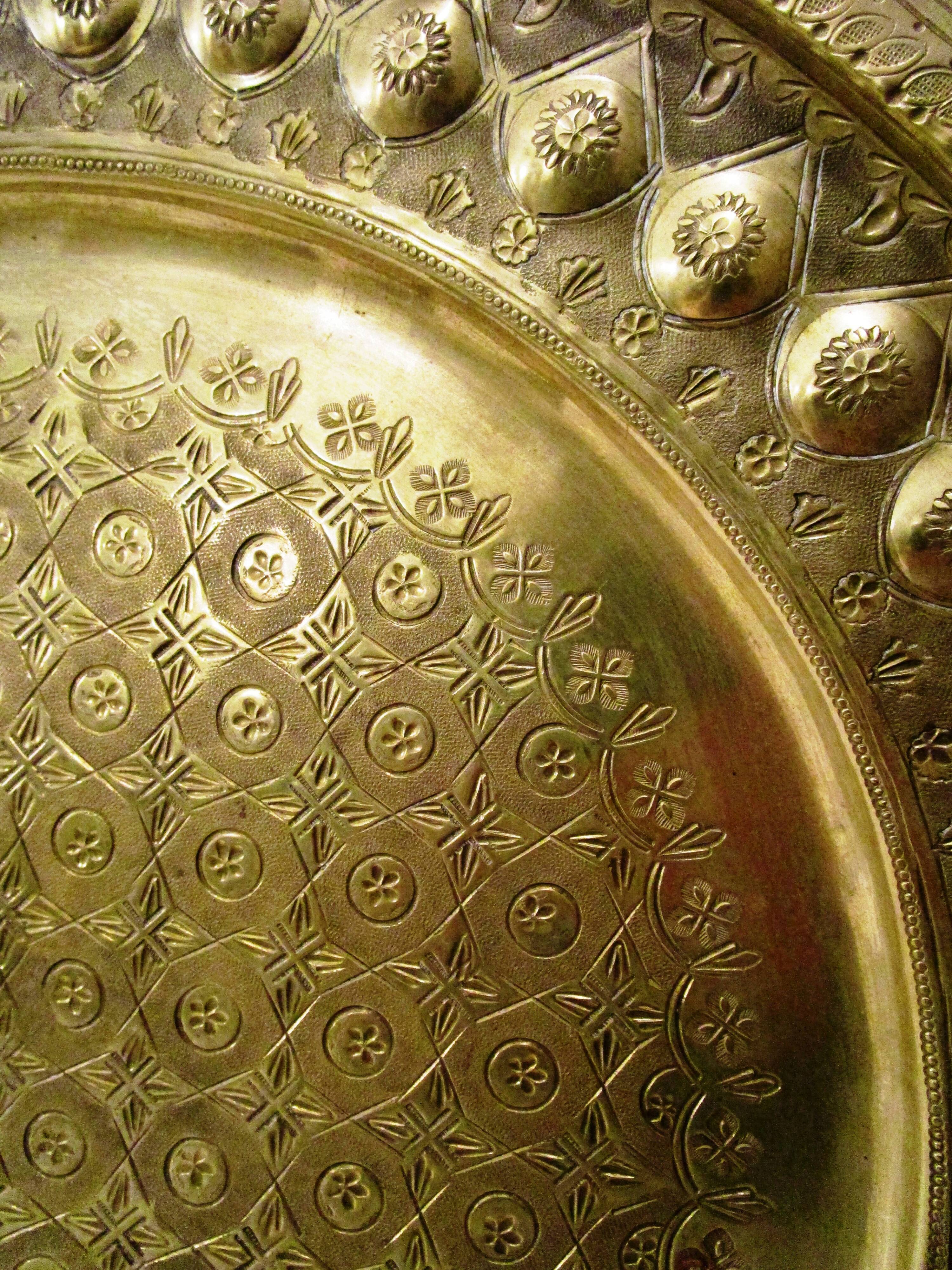Plateau Moroccan brass vintage floral decoration