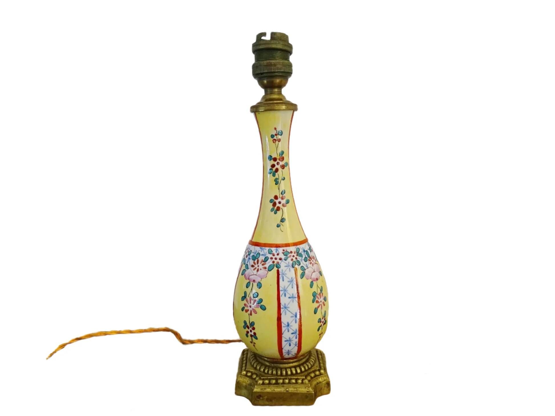 Pied de lampe vintage en porcelaine française de style chinoiserie