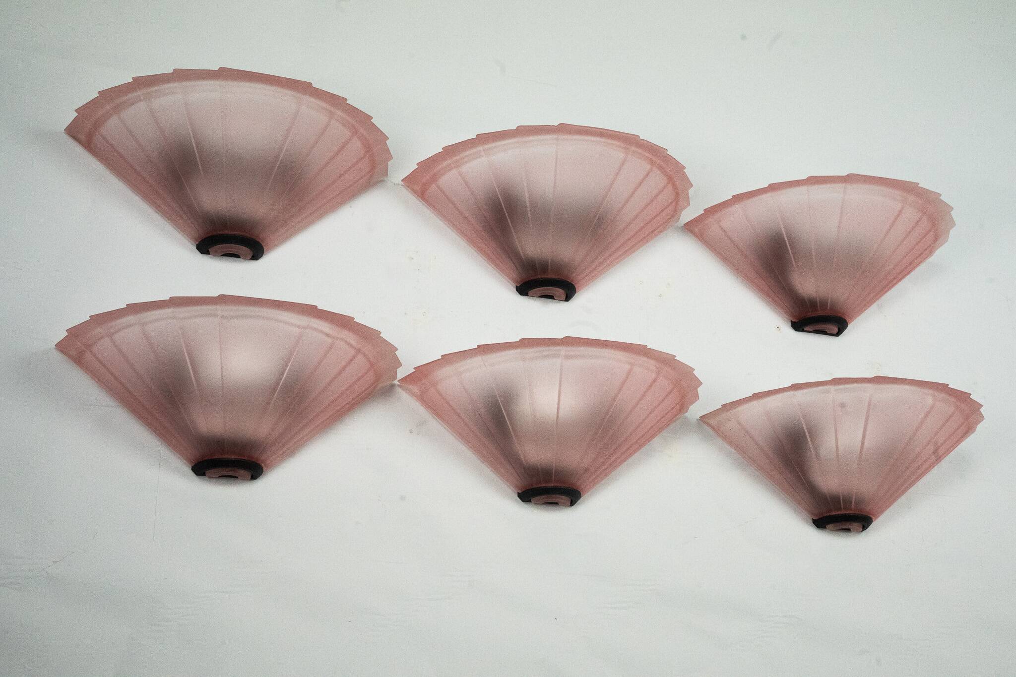 Set of six De Majo sconces in thick pink murano glass. Italy 1980s