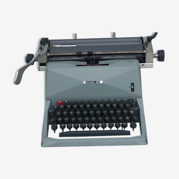 Machine à écrire Olivetti Diaspron 82