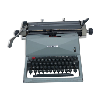 Typewriter Olivetti Diaspron 82