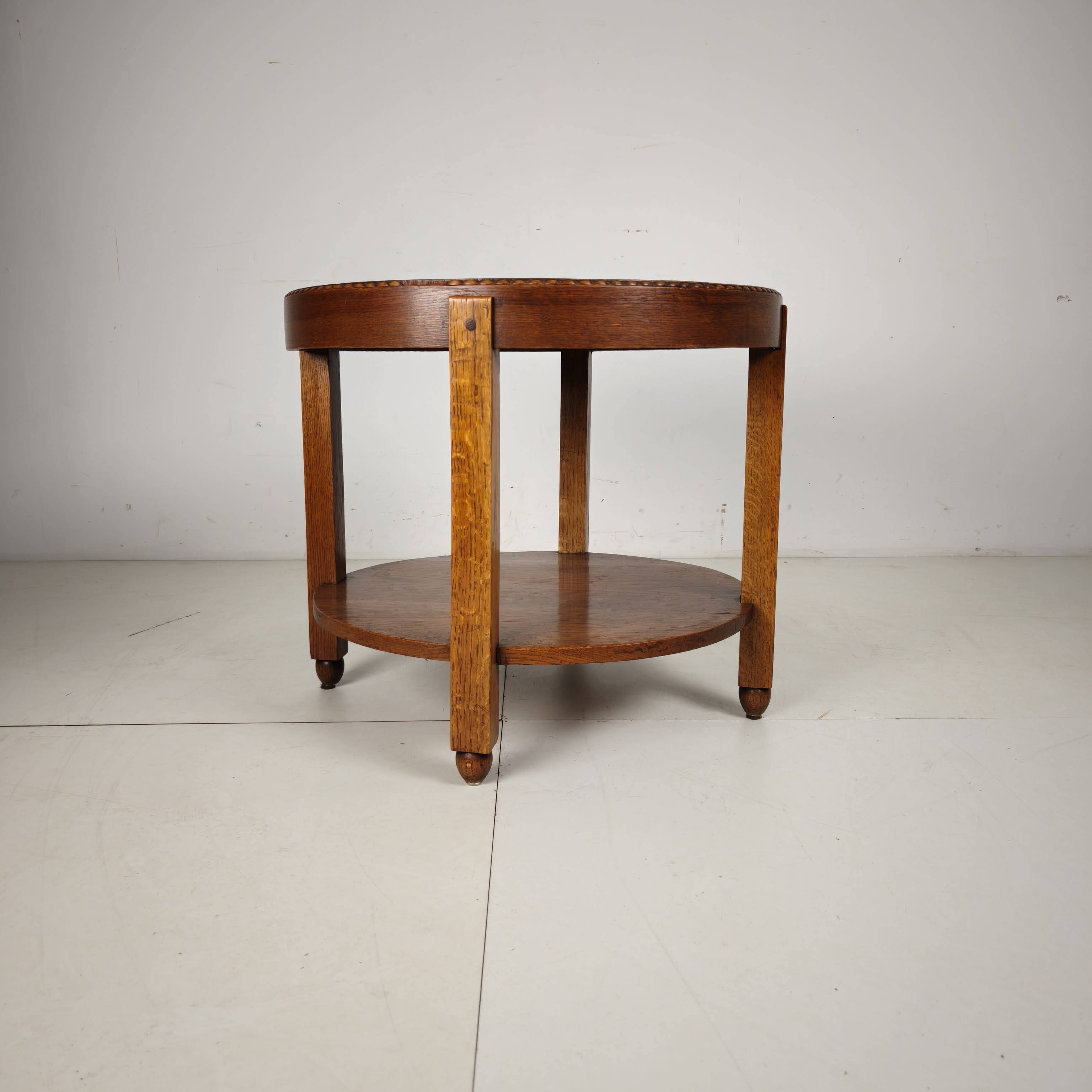 Table d'appoint Amsterdam School / Art Déco avec plateau incrusté d'étoiles vers 1920