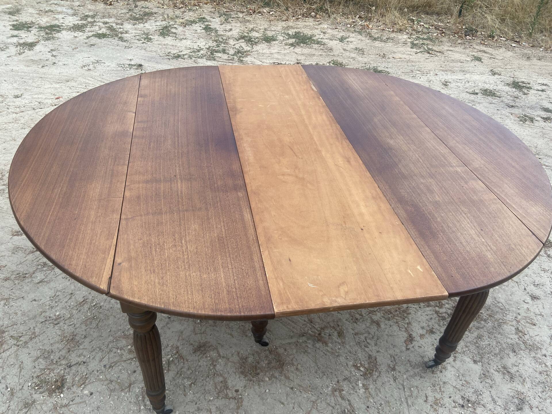 Table de salle à manger à rabats, vers 1850