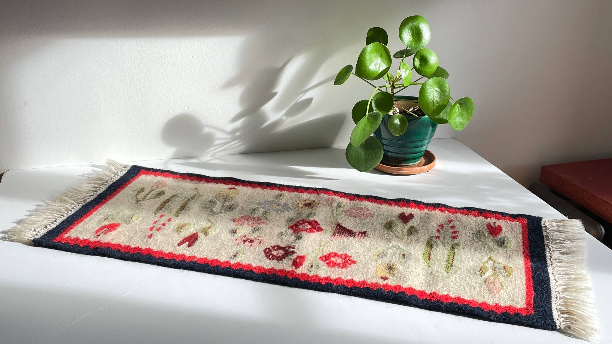 Tapis Rollakan décor de tulipes vintage