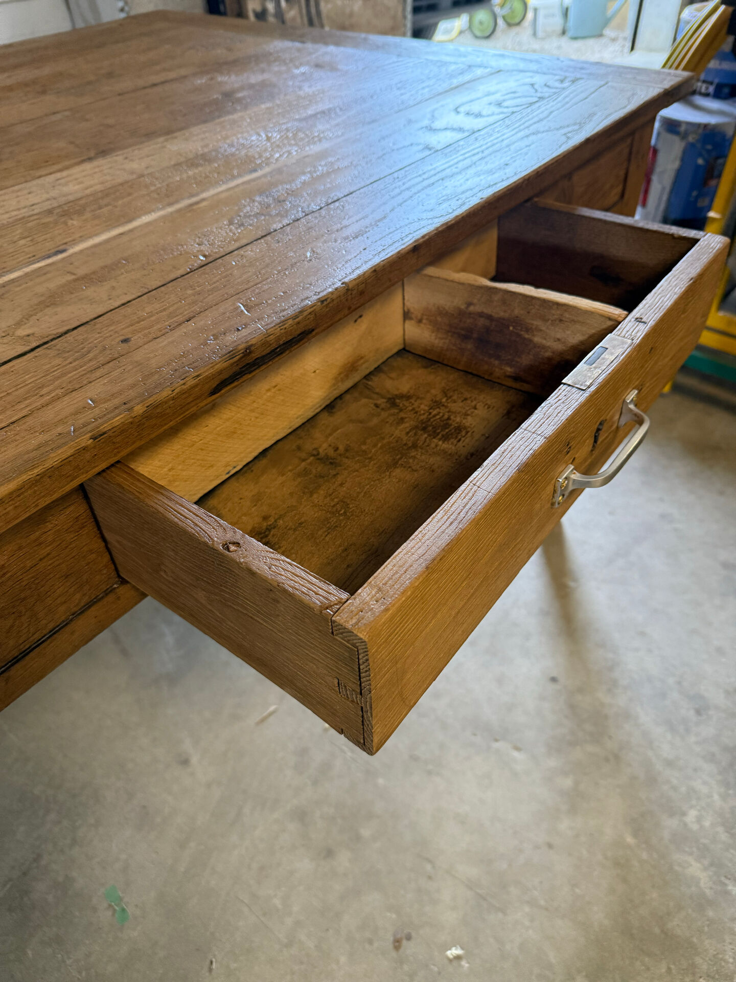 Farm table