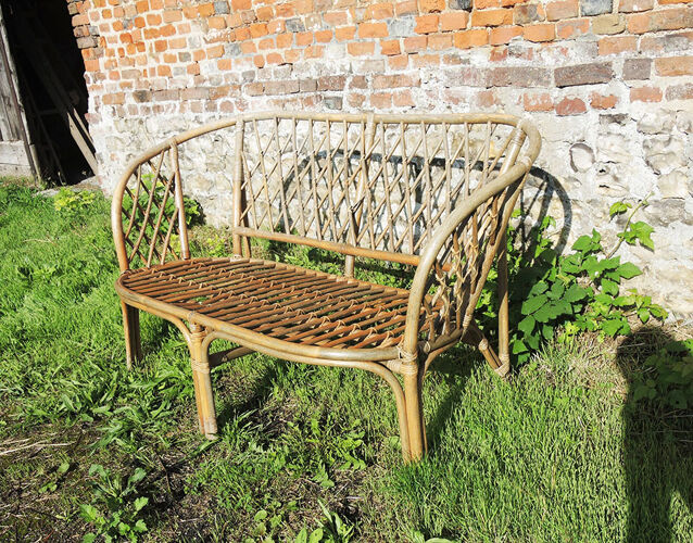 Old bench sofa rattan