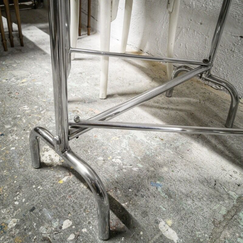 Folding table in Formica