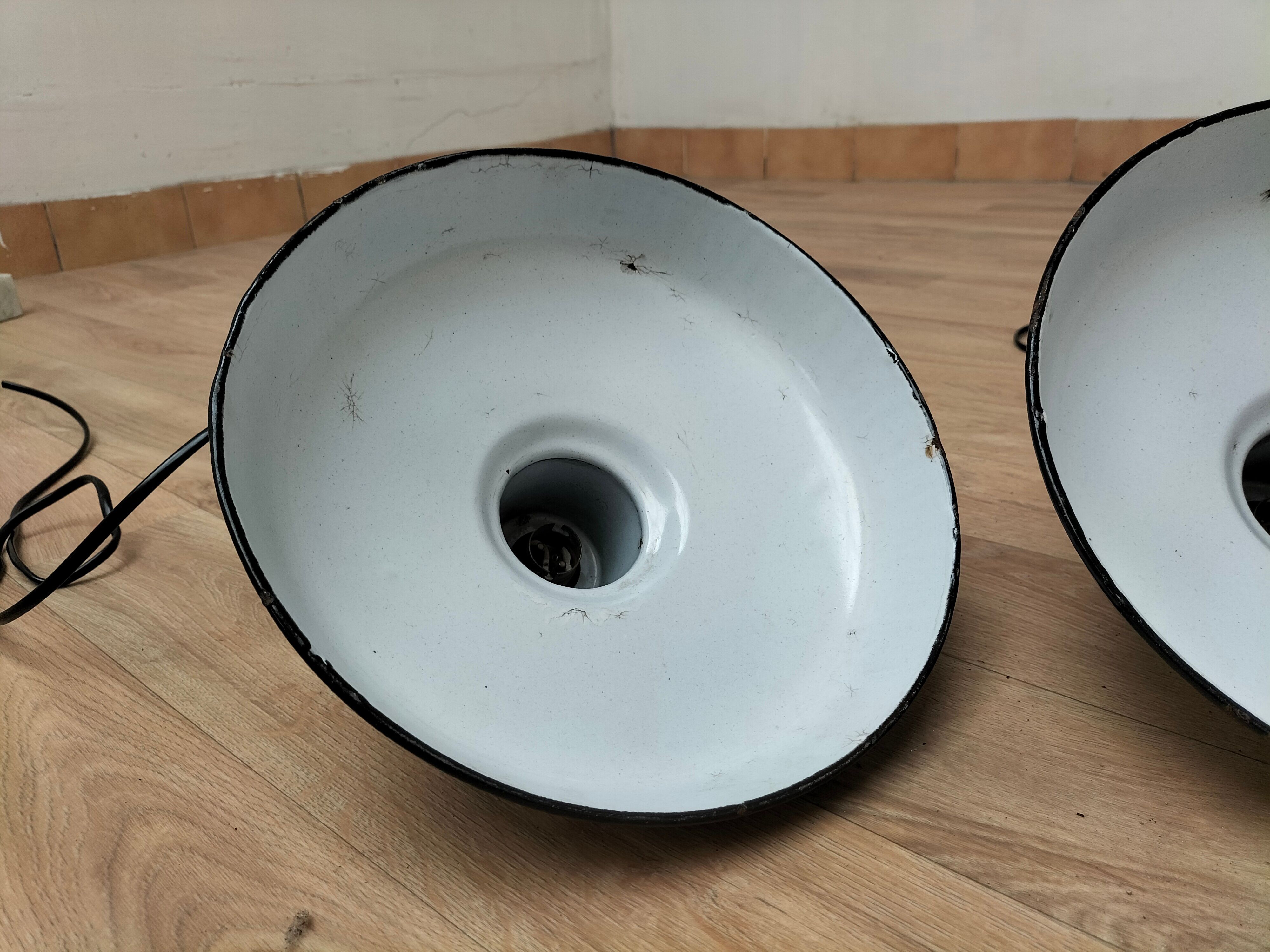 Series of 2 industrial suspensions