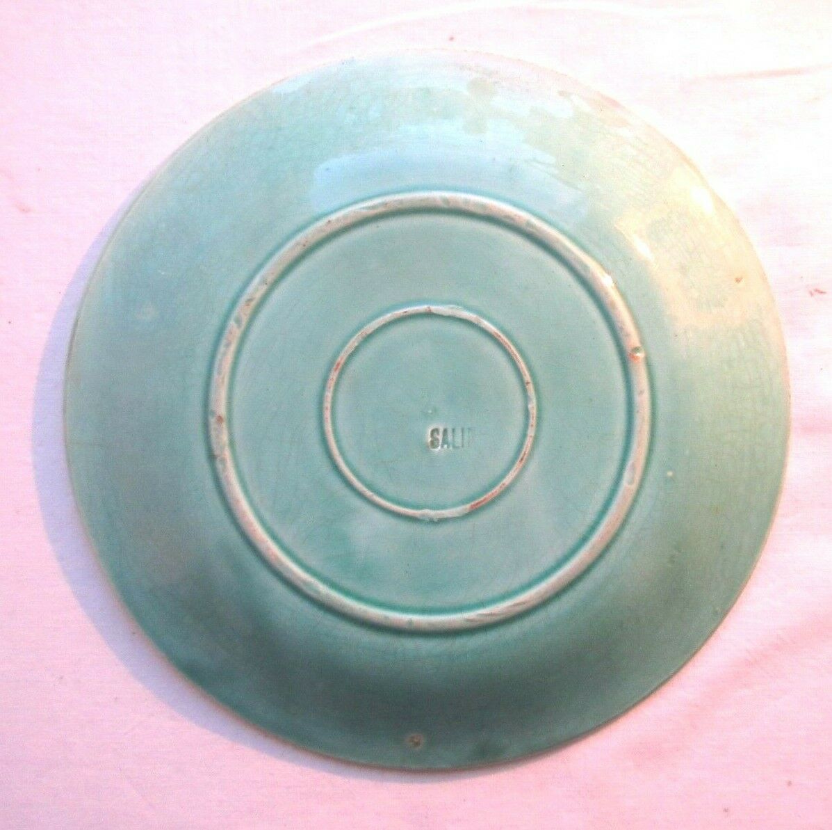 Green background dabbling plate, Art Deco Salins, parakeet and pink lavaters