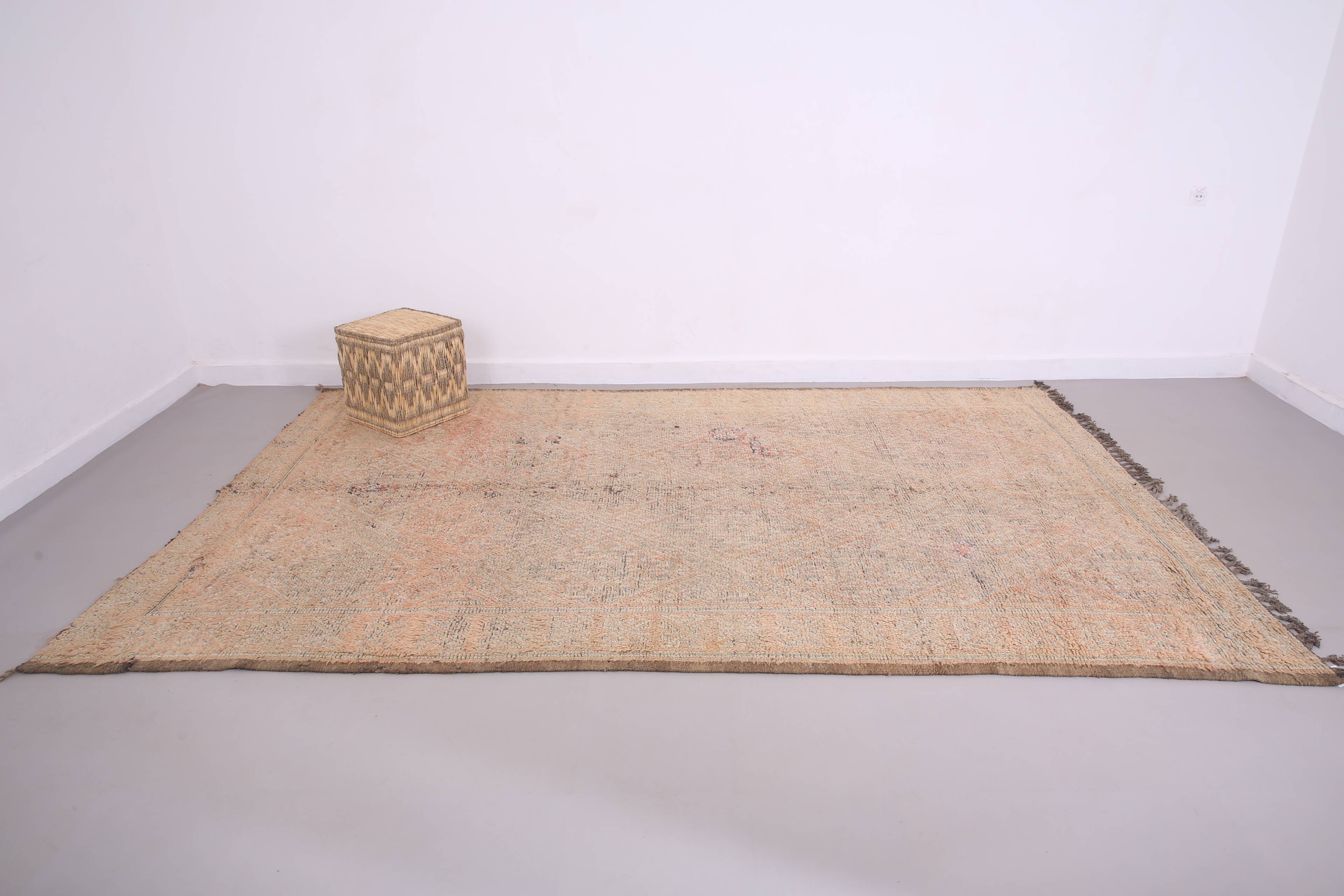 Vintage Beni Mguild Rug 305 x 326 cm - Moroccan Rug - Authentic Berber Rug
