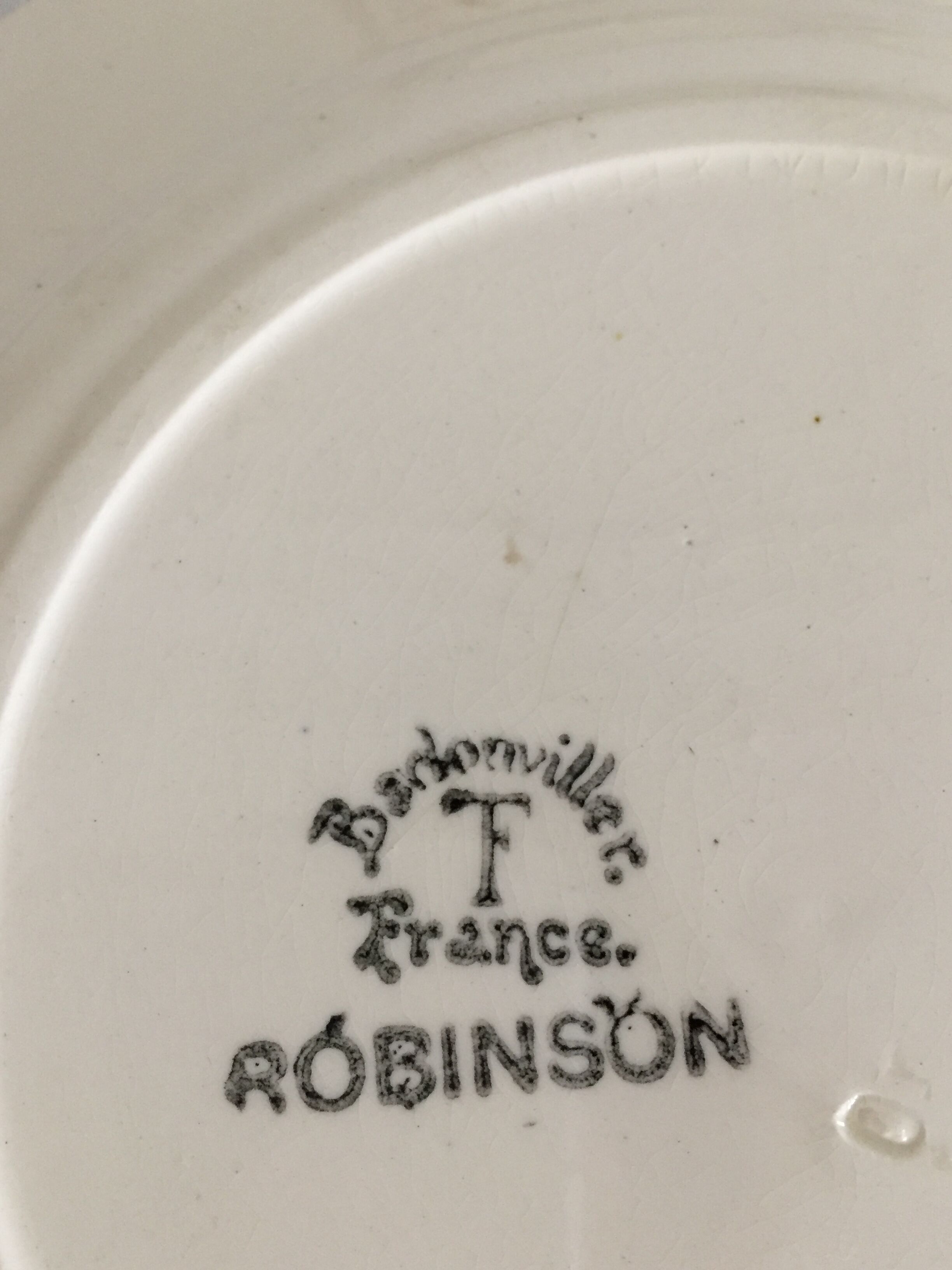 8 Badonviller dessert plates, Robinson series