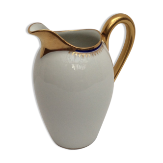 Pot à lait en porcelaine signé Limoges Haviland dimension : hauteur -15cm- largeur -12,5cm-