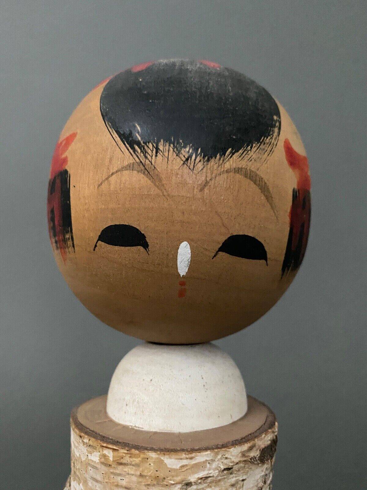 Japanese Kokeshi doll keel shape wood polychrome decoration early twentieth century