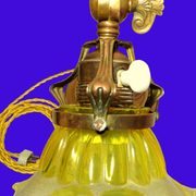 Lamp - foot in weighted brass Swungeneck adjustable with its acid-engraved crystal lampshade