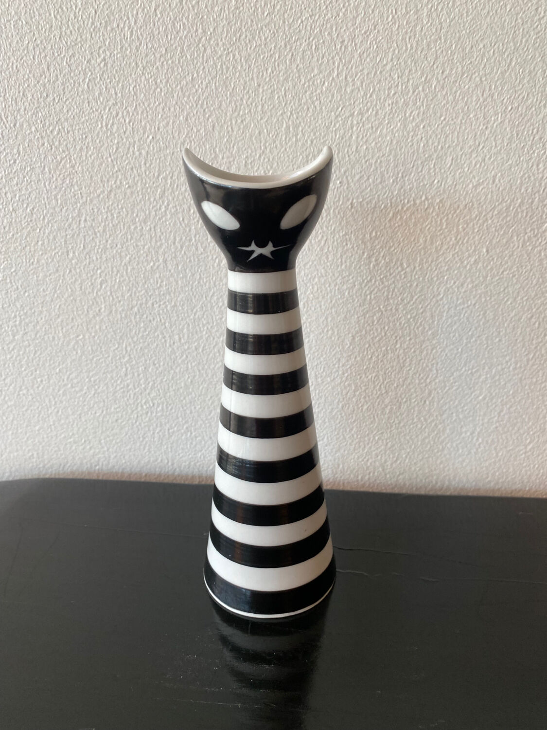 Vase Chat vintage 1960 de Janos Torok pour Zsolnay