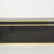 Enfilade laquée noire et laiton signée J.C. Mahey années 70