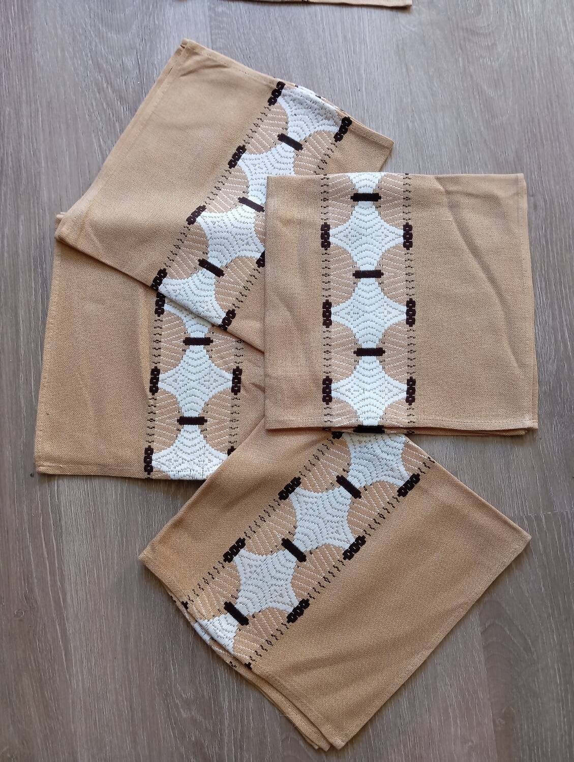 5 napkins 49x49 cm beige with geometric pattern, vintage