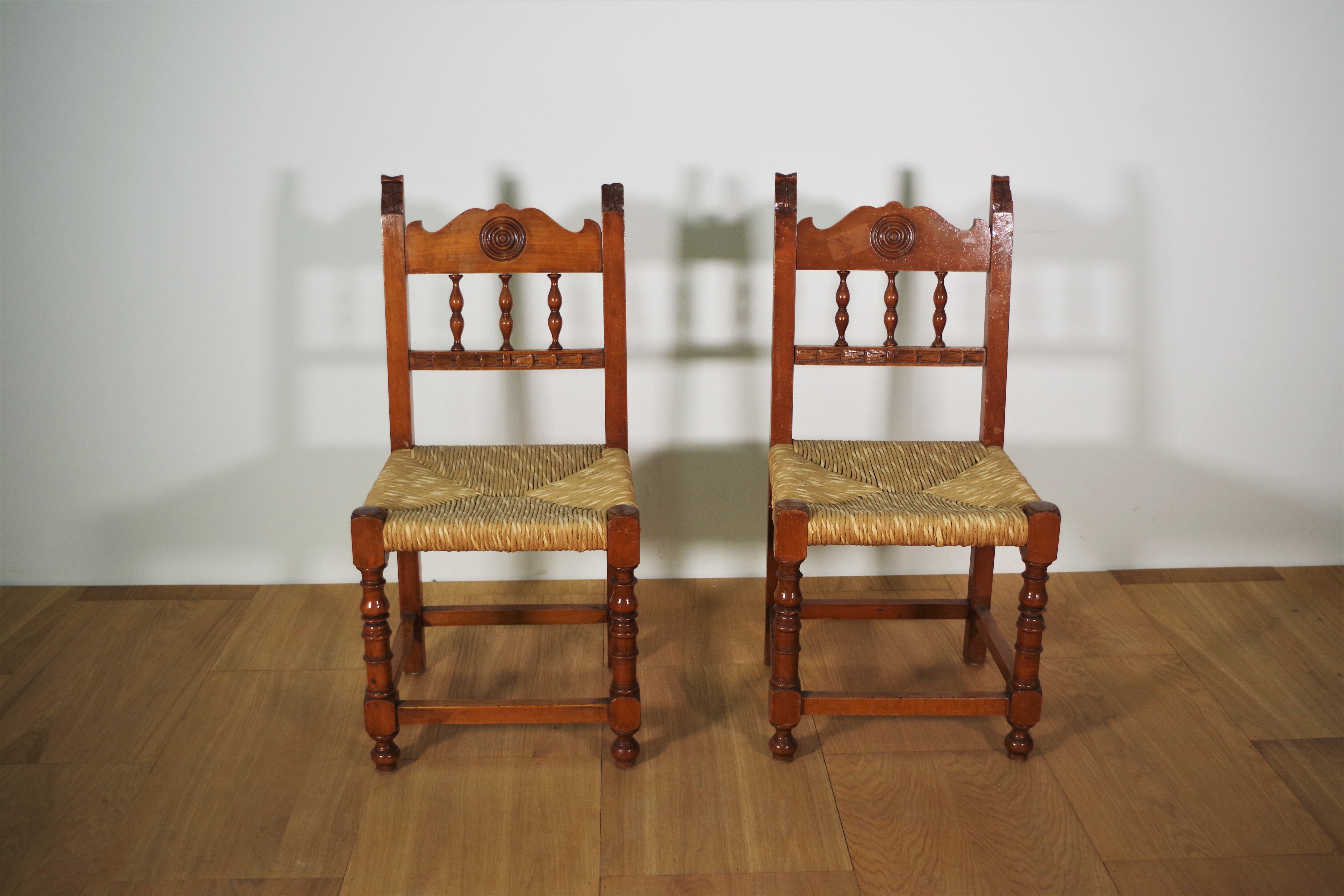 Wooden chairs, set of 2