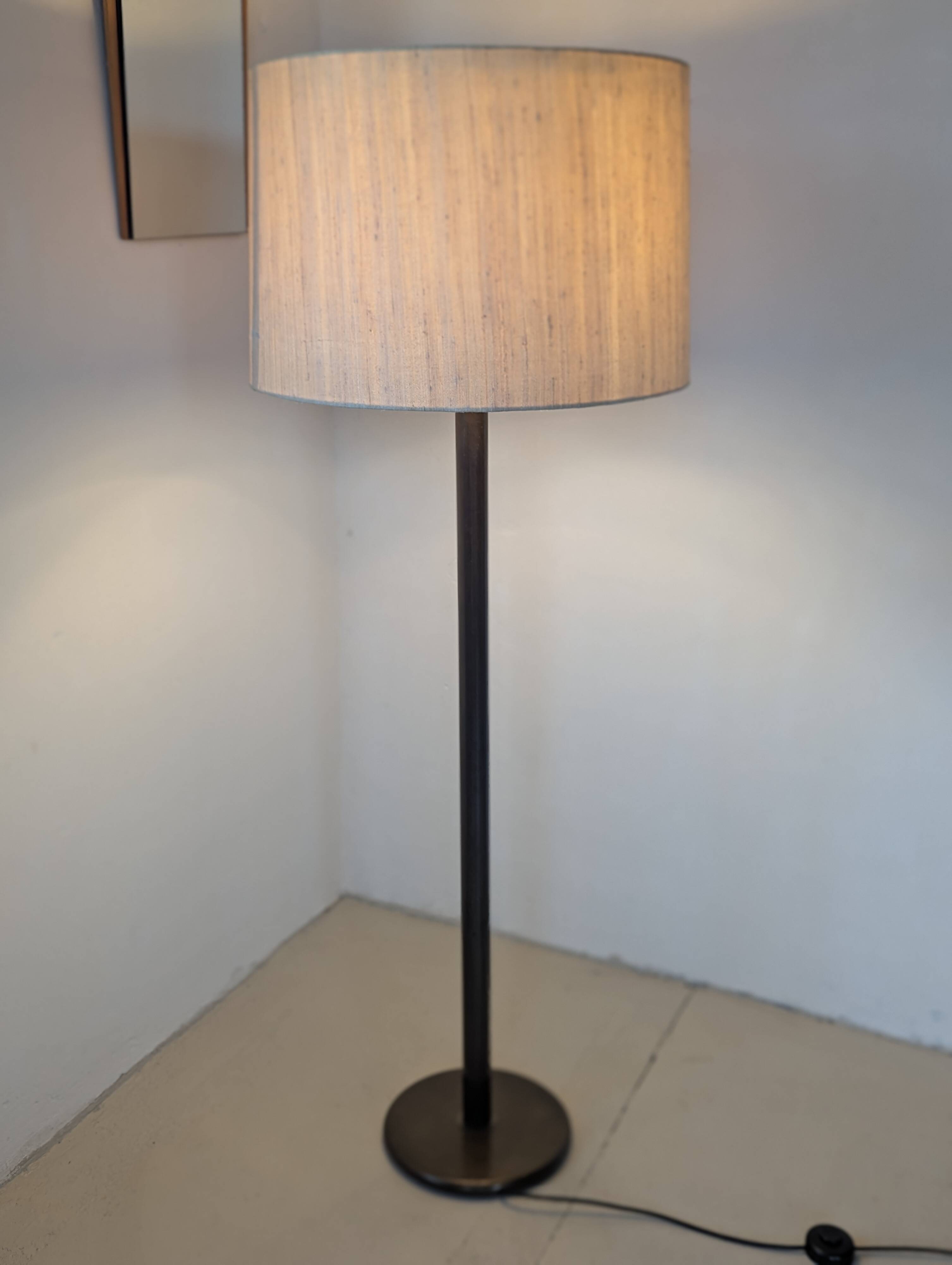 Lampadaire en laiton , 1970