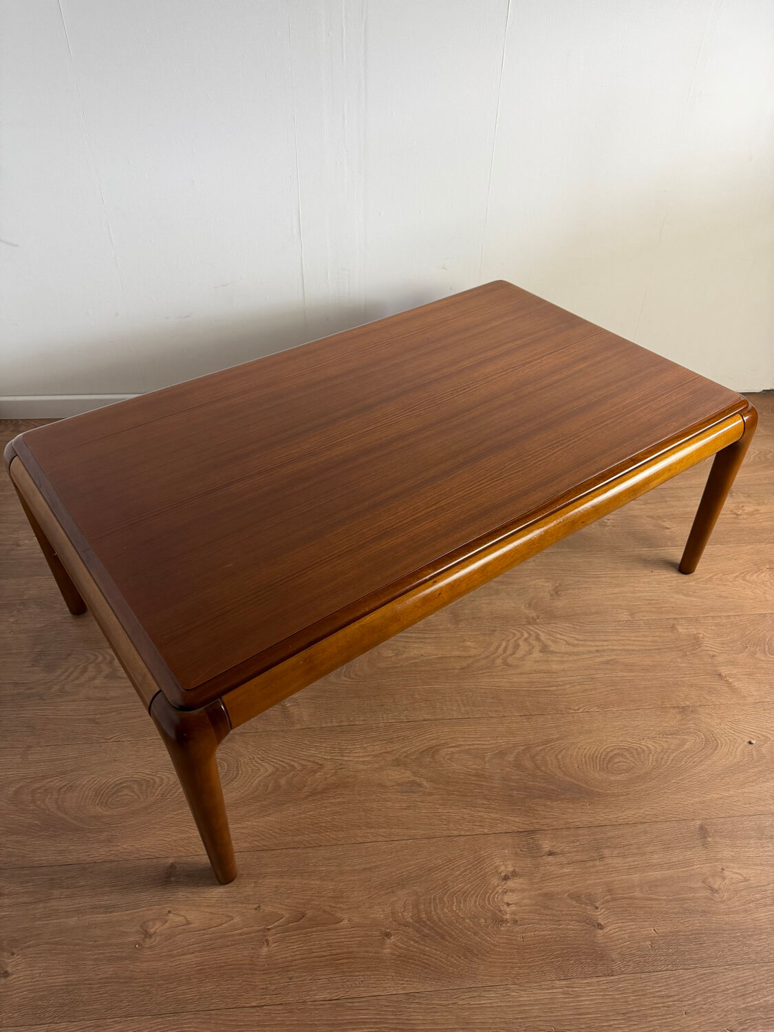 Vintage coffee table Johnart Design – organic lines