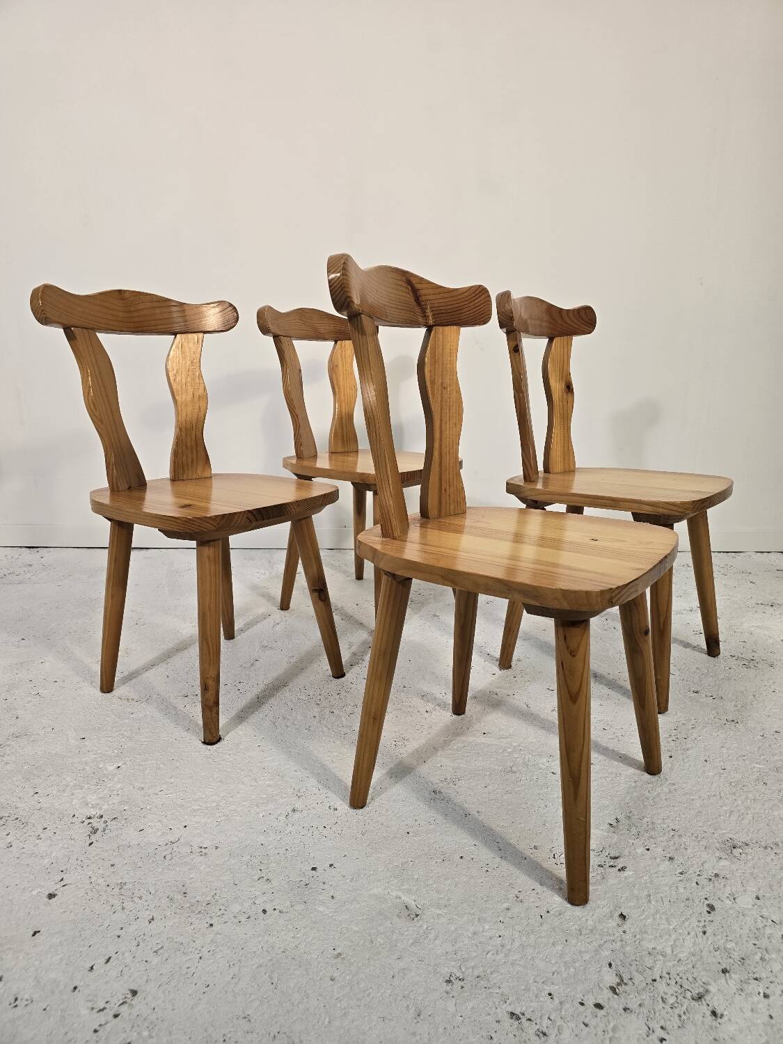Set of 4 pine chairs