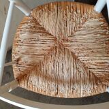 Fauteuil en bois mouluré et laqué blanc