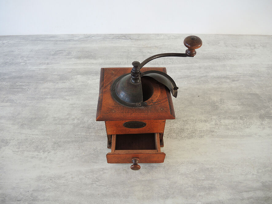 Old crank coffee mill laubion