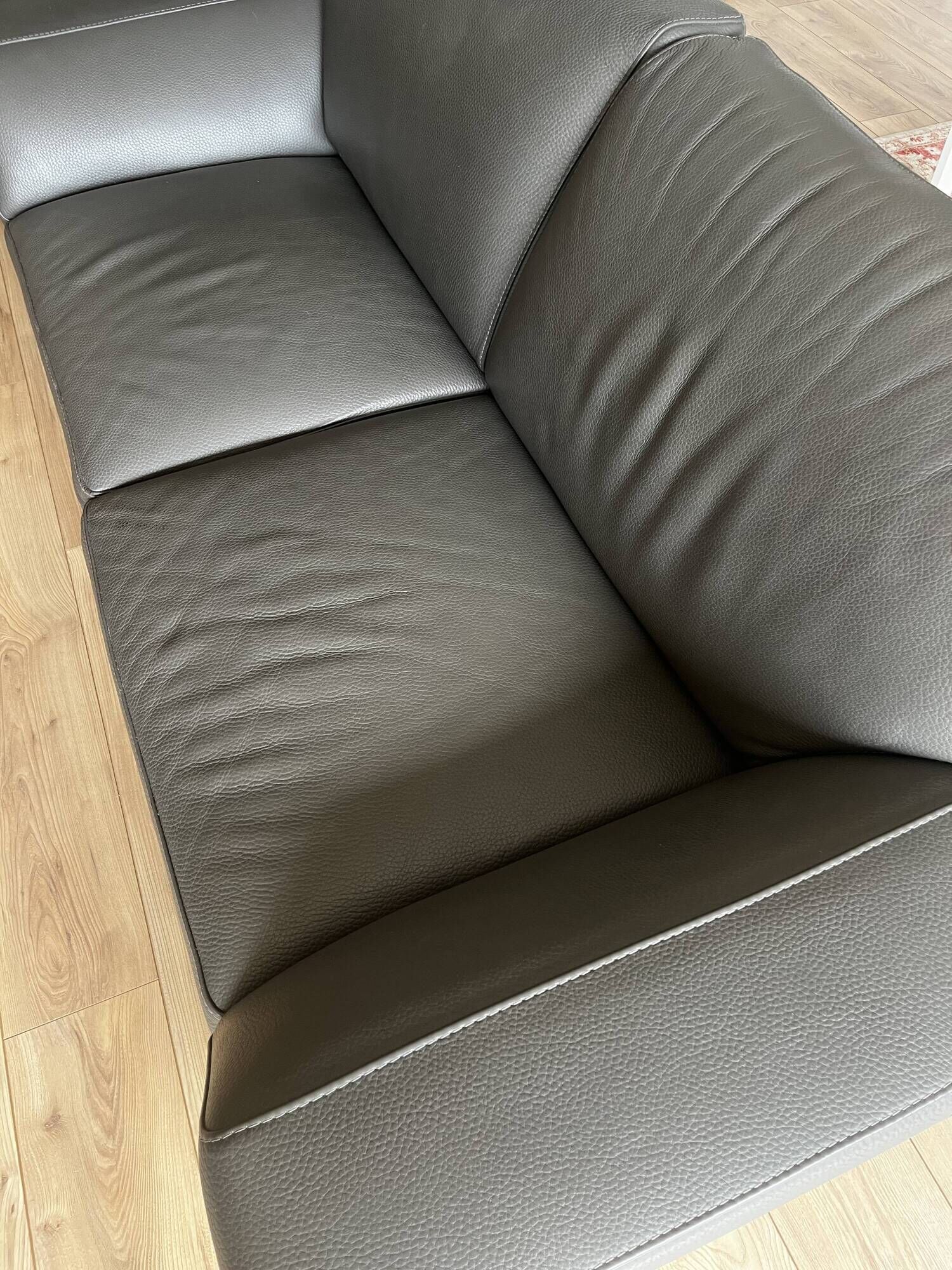 Roche Bobois Réflexion model sofa in taupe leather, 2.5 seats.