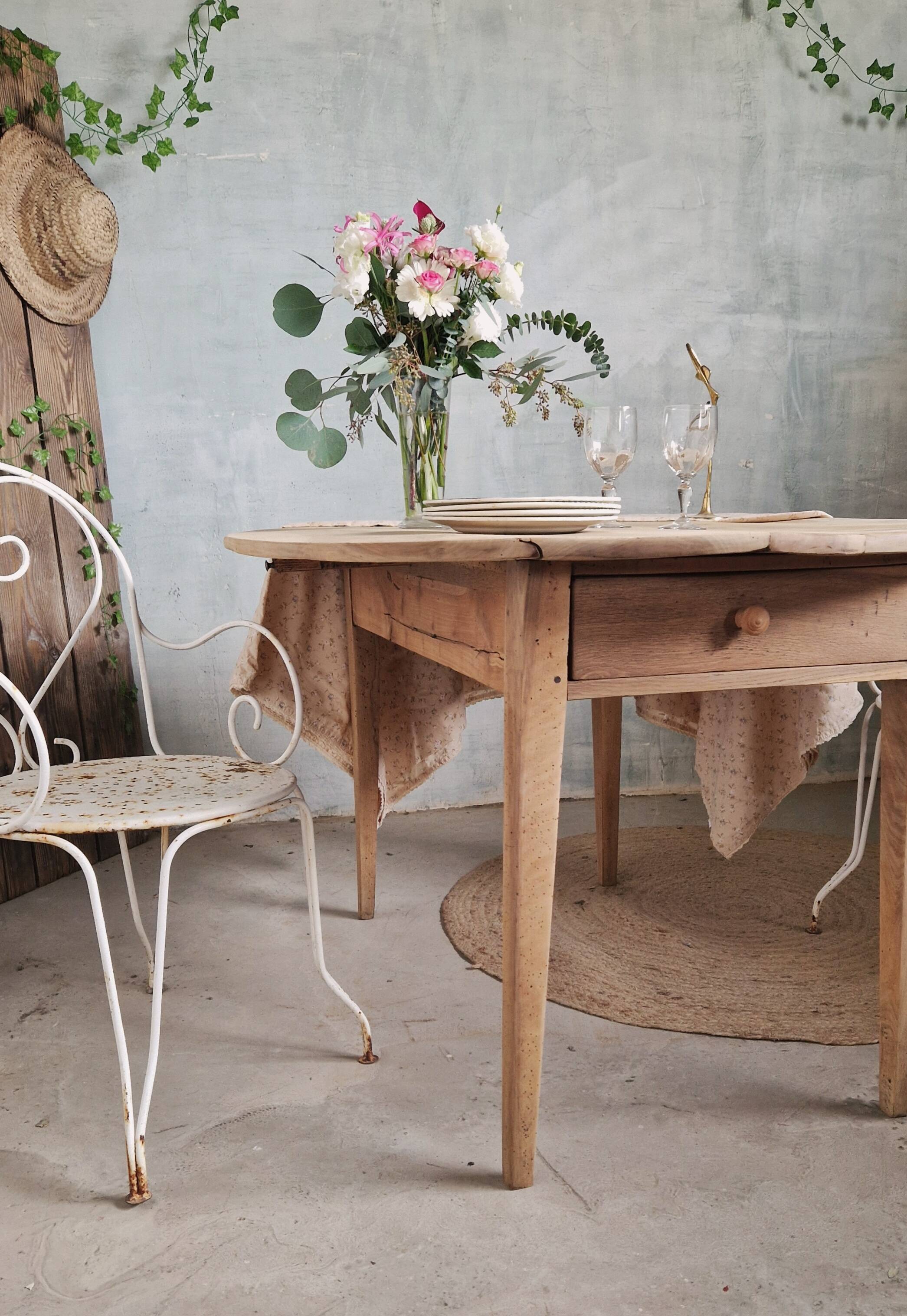 Beautiful drop-leaf table